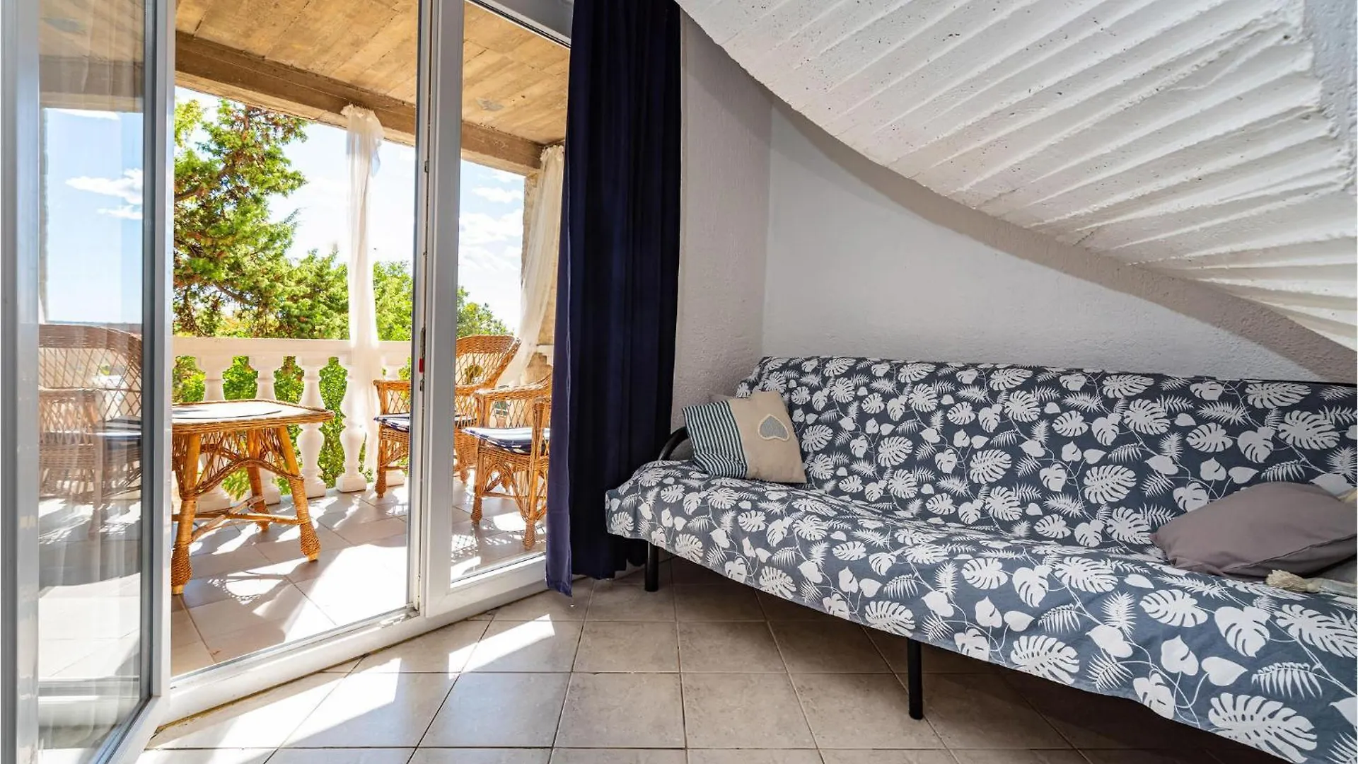 Stunning Home In Maslenica With Kitchen 0*,